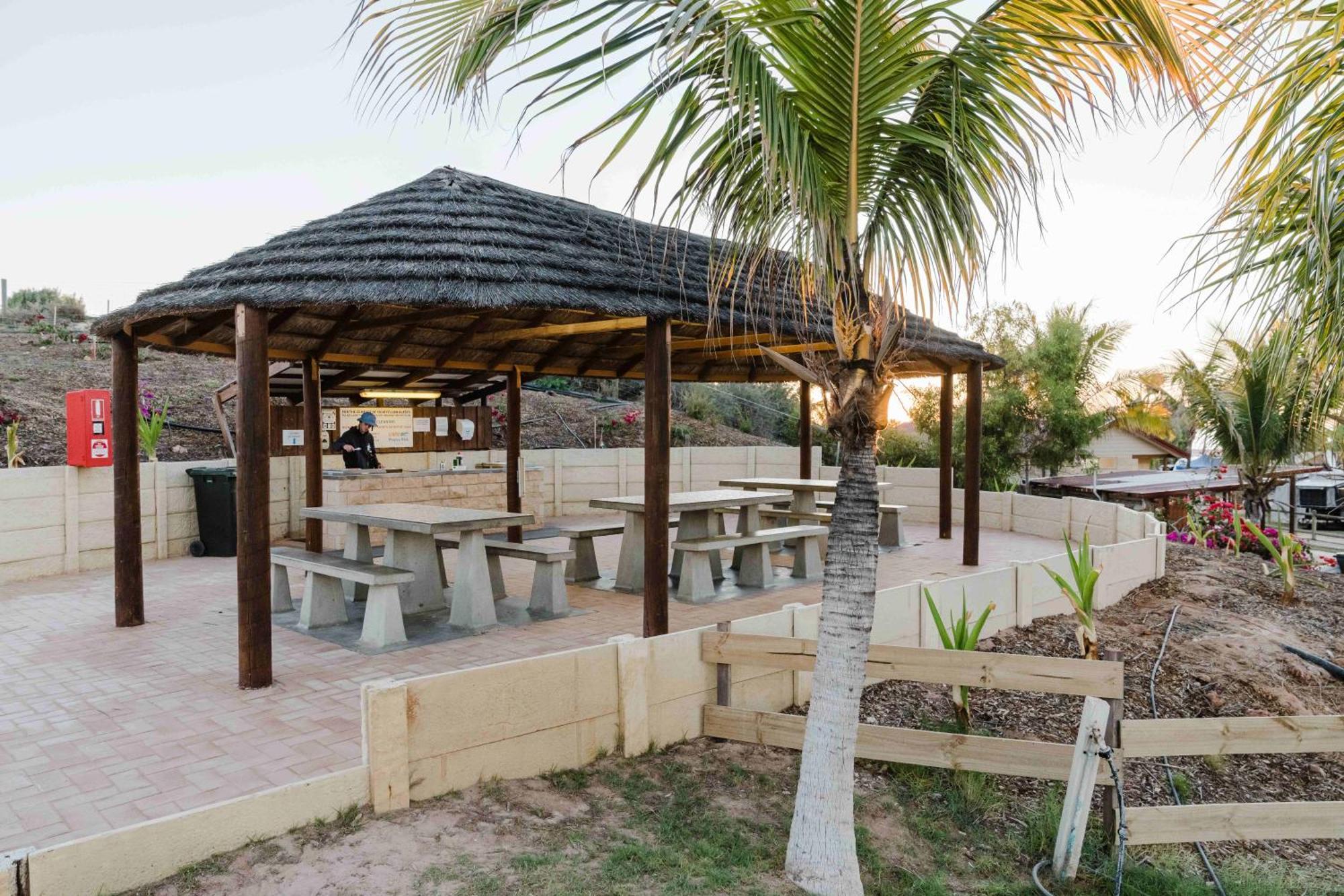 Peoples Park Daire Coral Bay Dış mekan fotoğraf